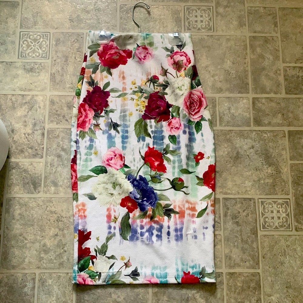 Size small Pencil Skirt beautiful design and material A3 Design